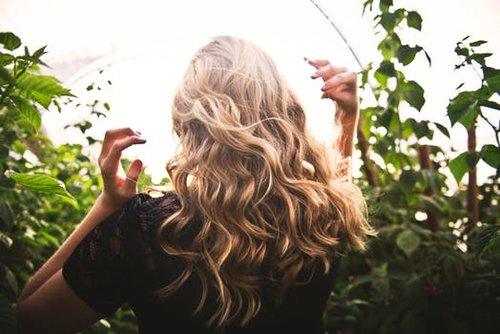 How to wash your hair like a pro – our step by step guide for a salon quality finish - Dot & Lola